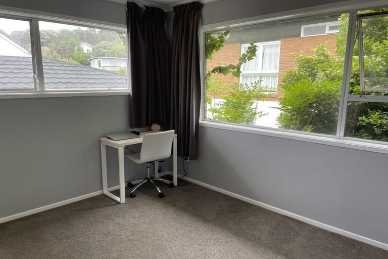 Photo of property in 2/13 Gretel Place, Hillcrest, Auckland, 0627