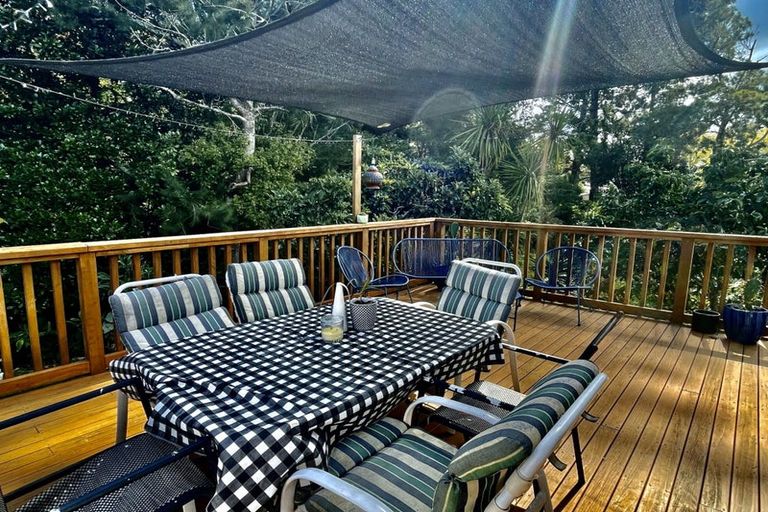 Photo of property in 2/24 Lauderdale Road, Birkdale, Auckland, 0626