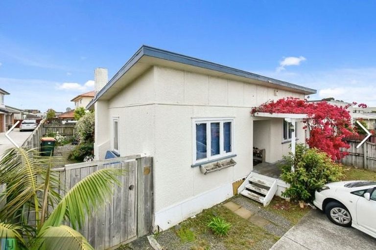Photo of property in 11 Seddon Avenue, Papatoetoe, Auckland, 2104