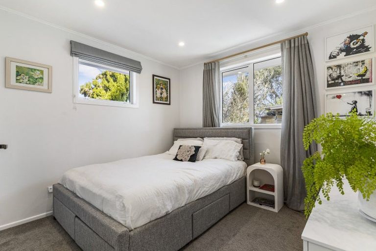 Photo of property in 58 Cobham Crescent, Kelston, Auckland, 0602