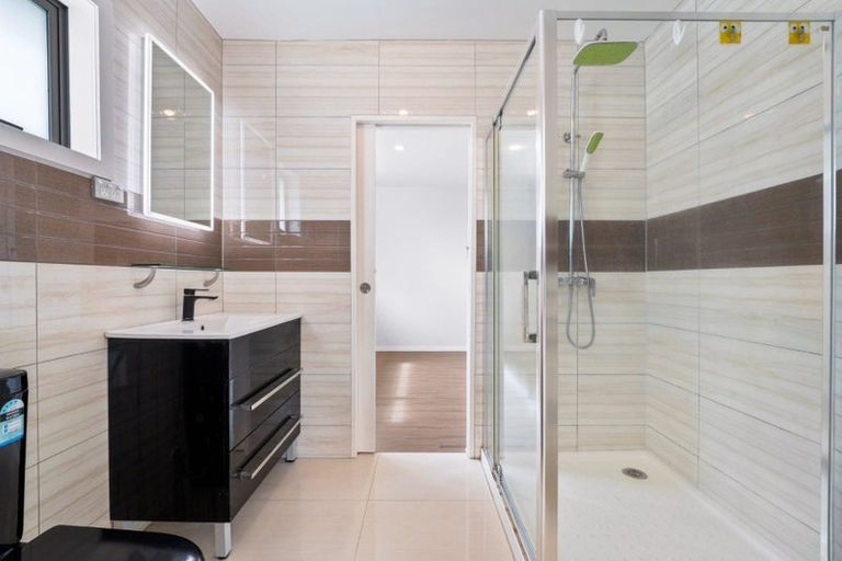 Photo of property in 2 Dhaka Lane, Ranui, Auckland, 0612