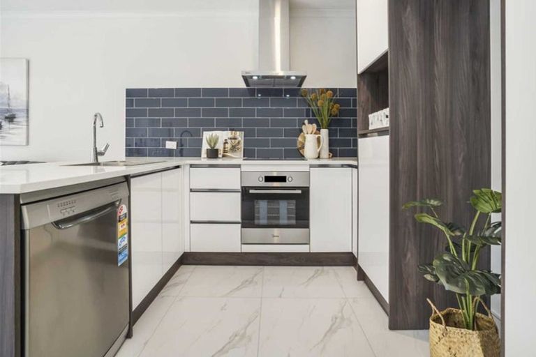 Photo of property in 2/12 Scotland Place, Hillcrest, Hamilton, 3216