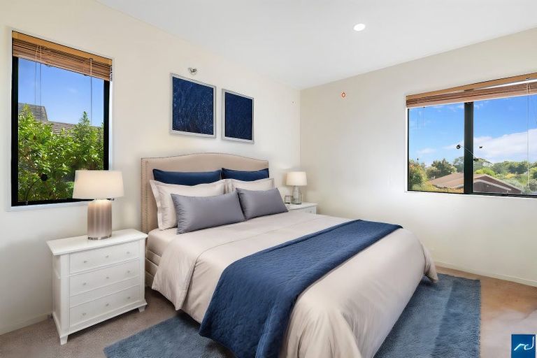 Photo of property in 1/64 Centorian Drive, Windsor Park, Auckland, 0632