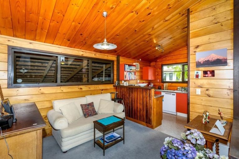 Photo of property in 18 Saint Ives Grove, Whalers Gate, New Plymouth, 4310