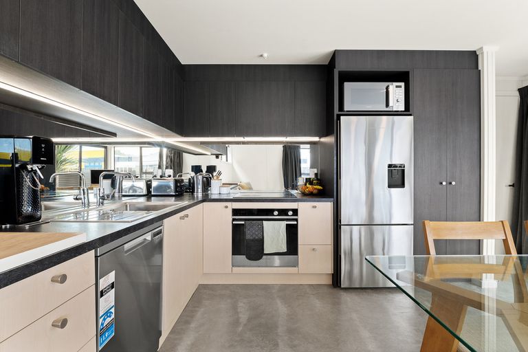 Photo of property in 108 Oxford Street, South Dunedin, Dunedin, 9012