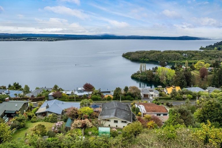 Photo of property in 60 Wakeman Road, Acacia Bay, Taupo, 3330