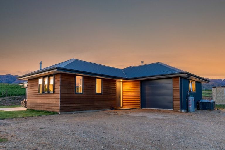 Photo of property in 22 Stones Road, Waikerikeri, Alexandra, 9391