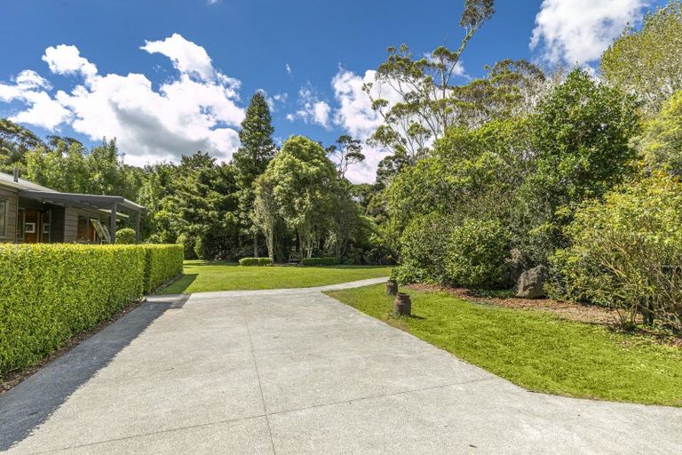 Photo of property in 1074 Peak Road, Helensville, 0875