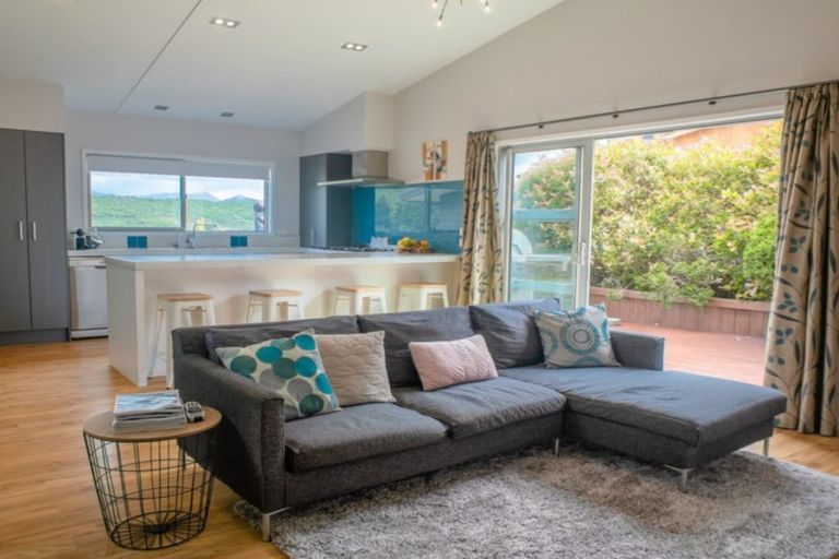 Photo of property in 9 Bell Bird Rise, Picton, 7220