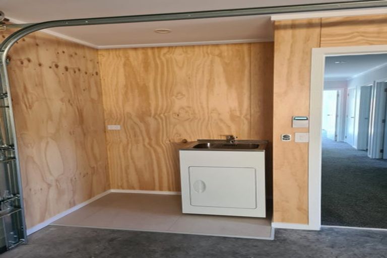 Photo of property in 658c Pioneer Highway, Highbury, Palmerston North, 4412