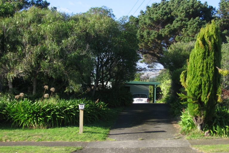 Photo of property in 12 Atua Street, Waikanae Beach, Waikanae, 5036