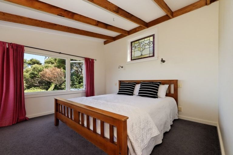 Photo of property in 193 Piha Road, Piha, New Lynn, 0772