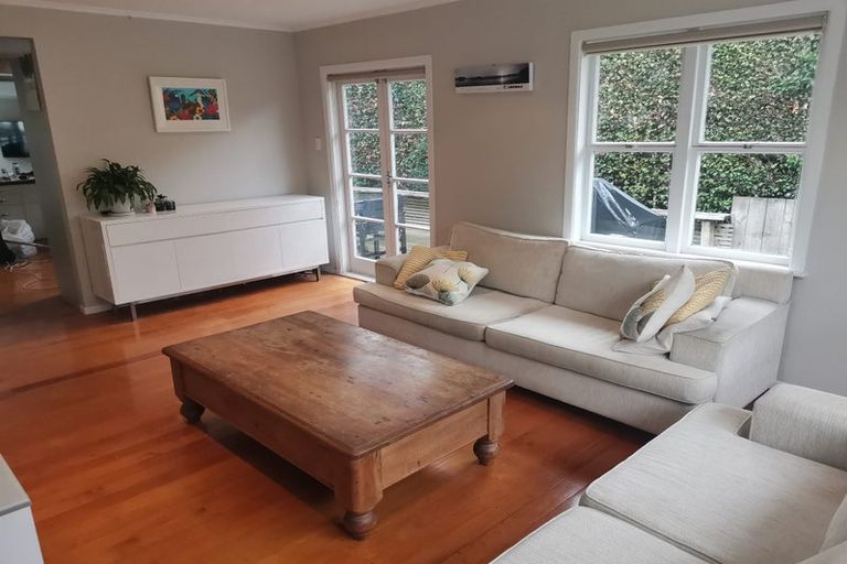 Photo of property in 1/3 Windy Ridge Road, Glenfield, Auckland, 0629