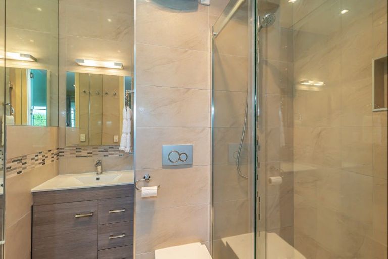 Photo of property in 15 Tarahunga Road, Levin, 5571