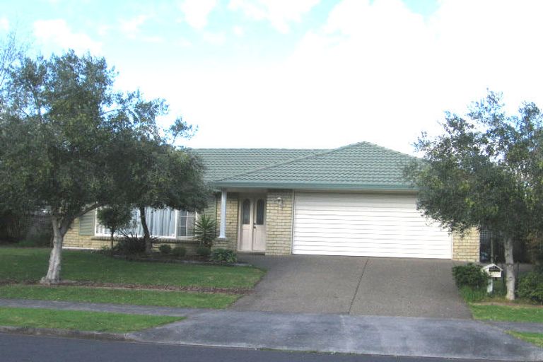 Photo of property in 6 Sandalwood Place, Somerville, Auckland, 2014