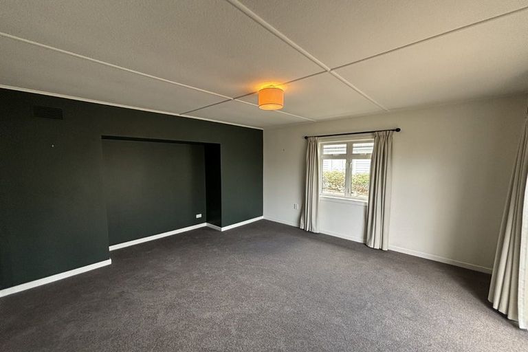 Photo of property in 20 Karaka Street, Merrilands, New Plymouth, 4312