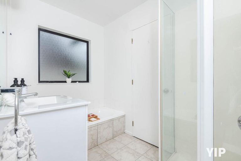 Photo of property in 2/10 Pohutukawa Street, Woburn, Lower Hutt, 5010