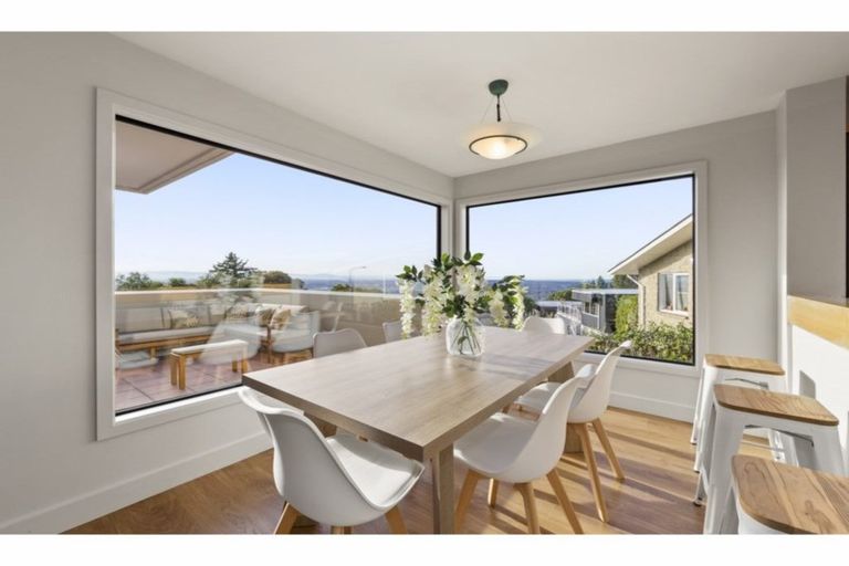 Photo of property in 30 Takahe Drive, Cashmere, Christchurch, 8022