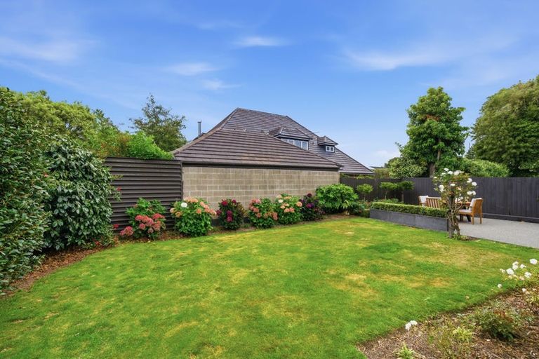 Photo of property in 6 Dunrobin Place, Avonhead, Christchurch, 8042