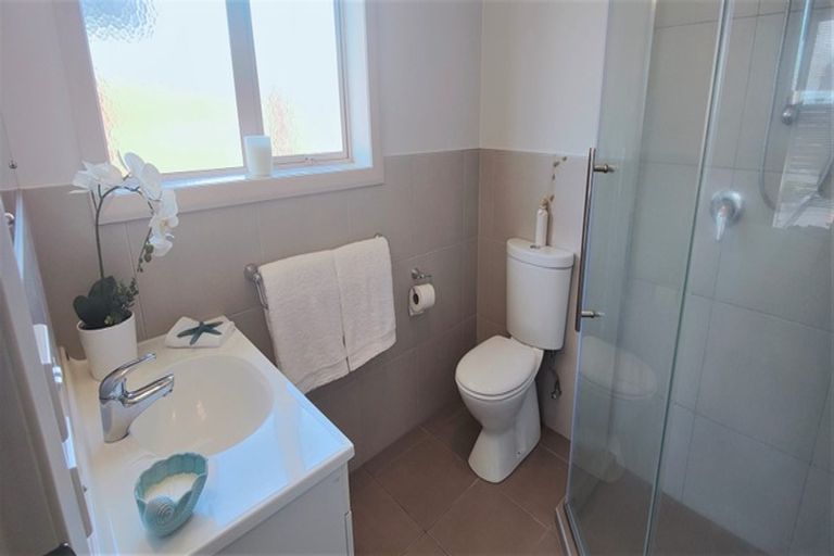 Photo of property in 104 Barbados Way, One Tree Point, 0118