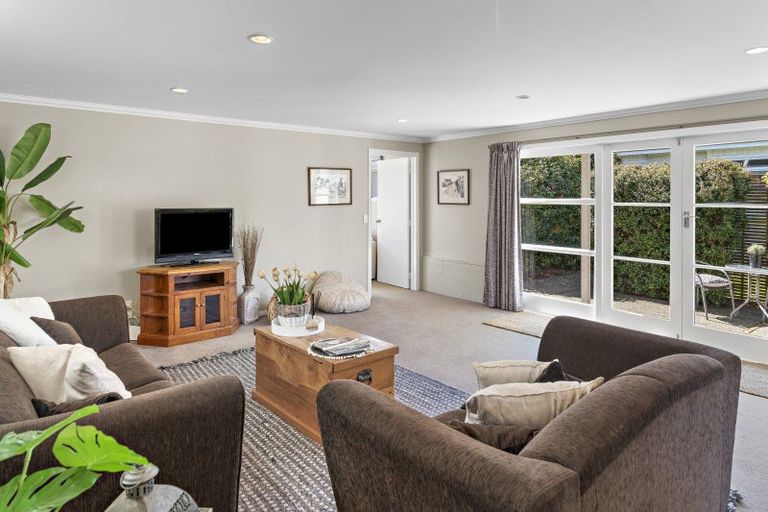 Photo of property in 72 Kuratawhiti Street, Greytown, 5712