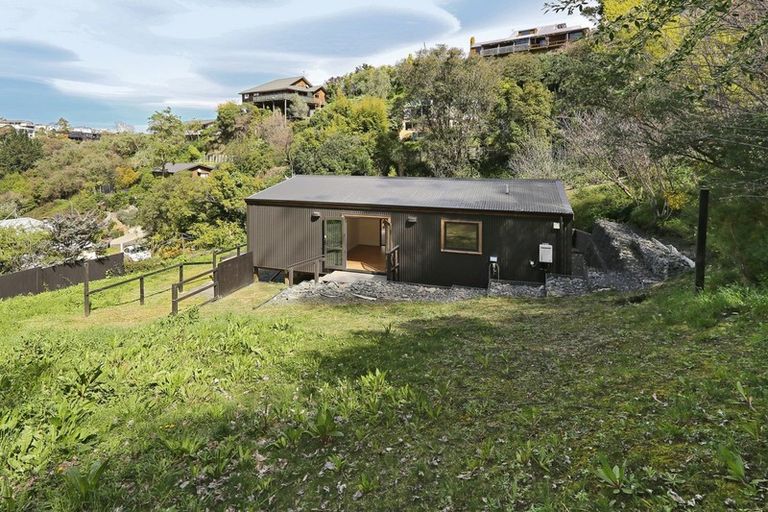 Photo of property in 16 Burke Street, Hospital Hill, Napier, 4110