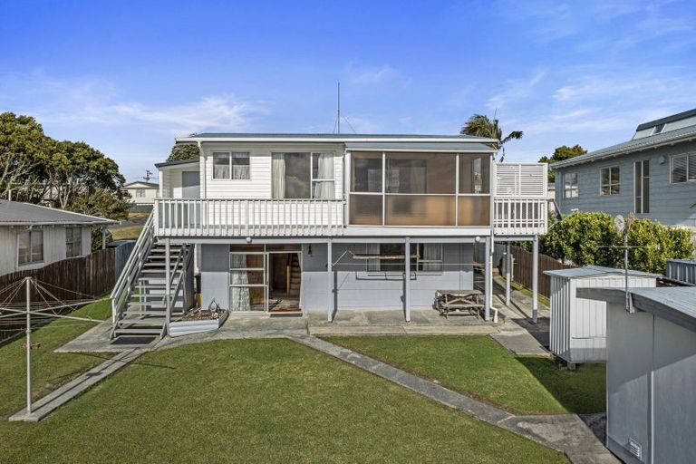 Photo of property in 4 Kawau View Road, Snells Beach, 0920