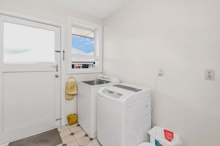 Photo of property in 2/20 Gunns Crescent, Cashmere, Christchurch, 8022