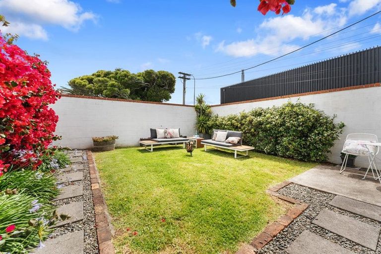 Photo of property in 35 Kitchener Road, Takapuna, Auckland, 0622