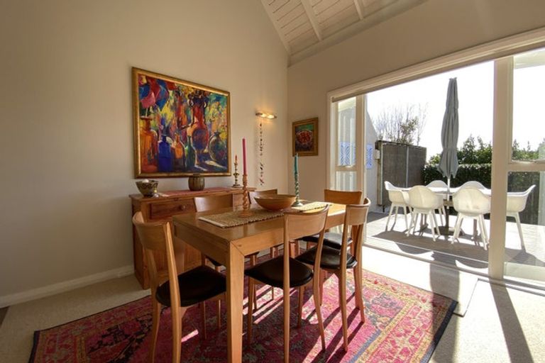 Photo of property in 49b Shanaway Rise, Hillcrest, Auckland, 0627