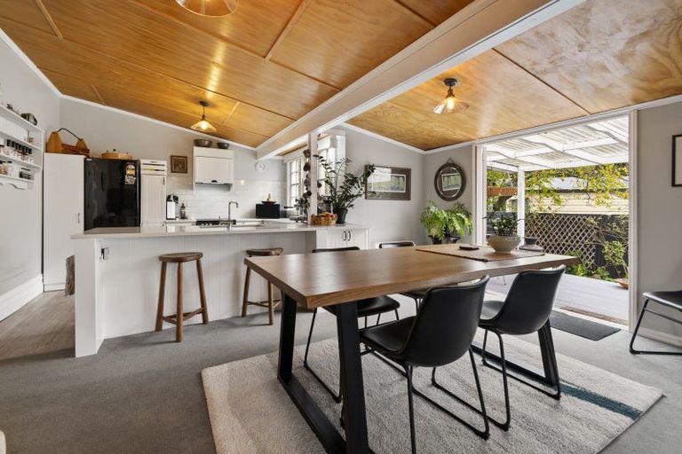 Photo of property in 89 Bridge Street, Bulls, 4818