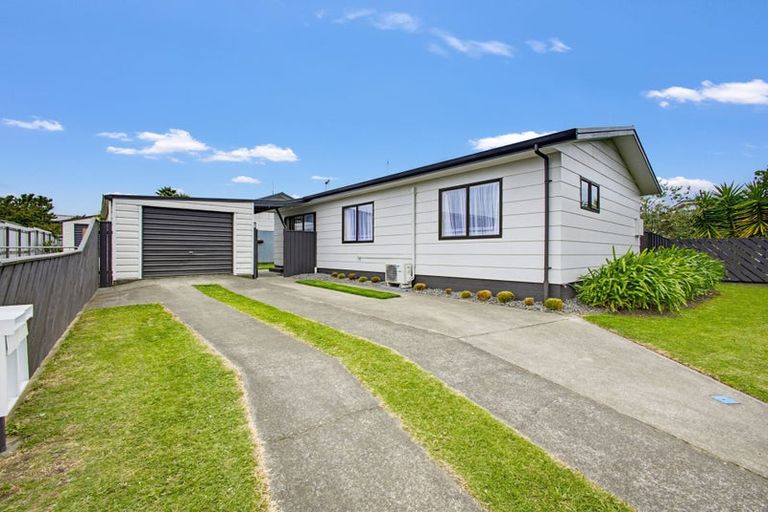 Photo of property in 1/17 Atherfold Crescent, Greenmeadows, Napier, 4112