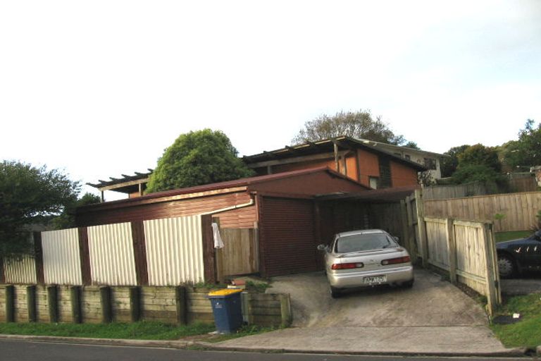 Photo of property in 1 Blethyn Place, Te Atatu South, Auckland, 0610