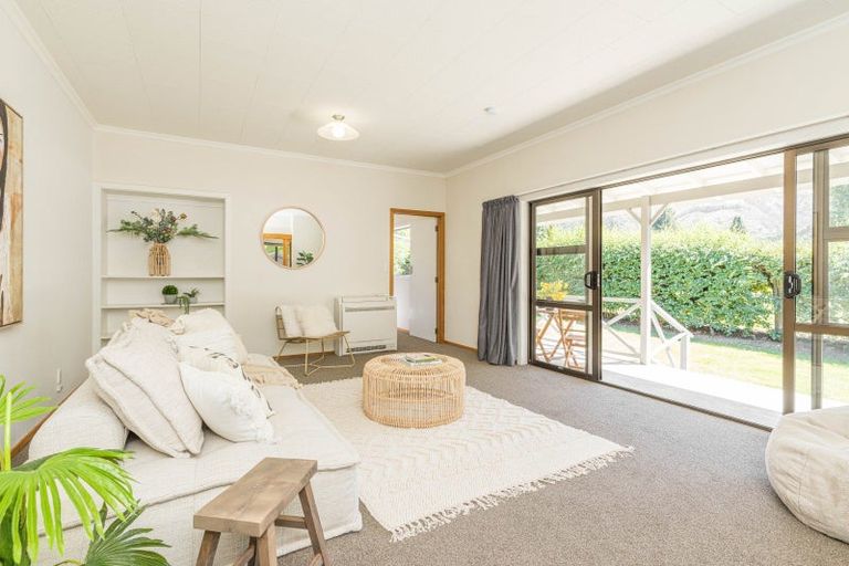 Photo of property in 22 Devon Street, Arrowtown, 9302