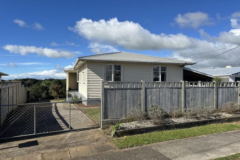 Photo of property in 16 Watene Crescent, Waitara, 4320