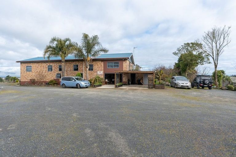 Photo of property in 802 Tuhikaramea Road, Ngahinapouri, Hamilton, 3290