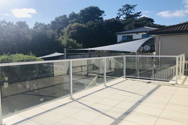 Photo of property in 14 Condor Place, Unsworth Heights, Auckland, 0632
