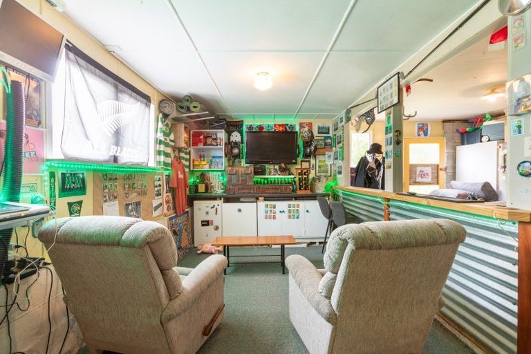 Photo of property in 77 Fergusson Street, Woodville, 4920