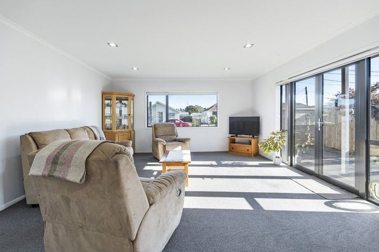 Photo of property in 63 Lismore Street, Merrilands, New Plymouth, 4312