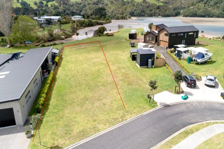 Photo of property in 23 Admiral Drive, Cooks Beach, Whitianga, 3591