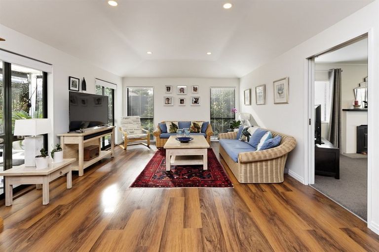 Photo of property in 27 Maurice Borich Place, Henderson, Auckland, 0610