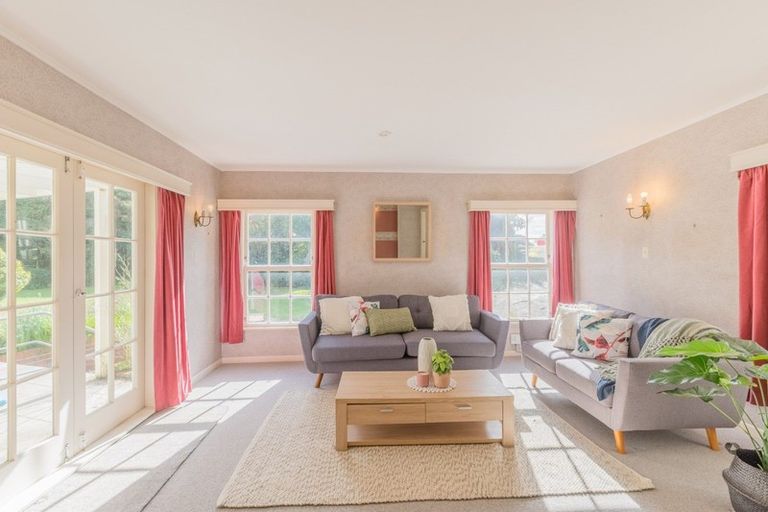 Photo of property in 27 Renown Road, Raumati South, Paraparaumu, 5032