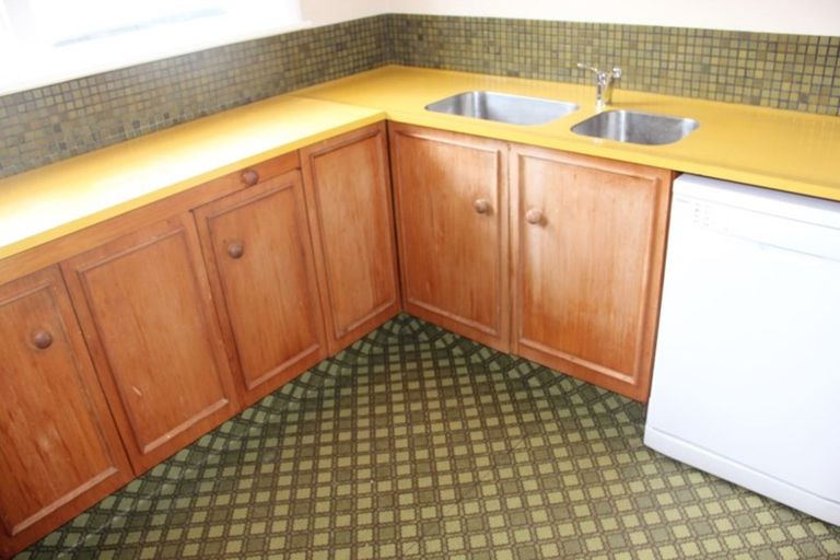 Photo of property in 22 Park Road, West End, Palmerston North, 4412