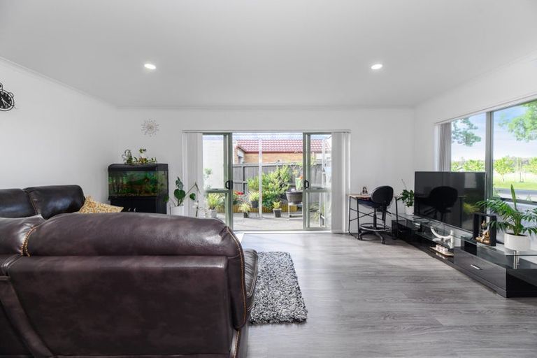 Photo of property in 162 Waitemata Drive, Ranui, Auckland, 0612