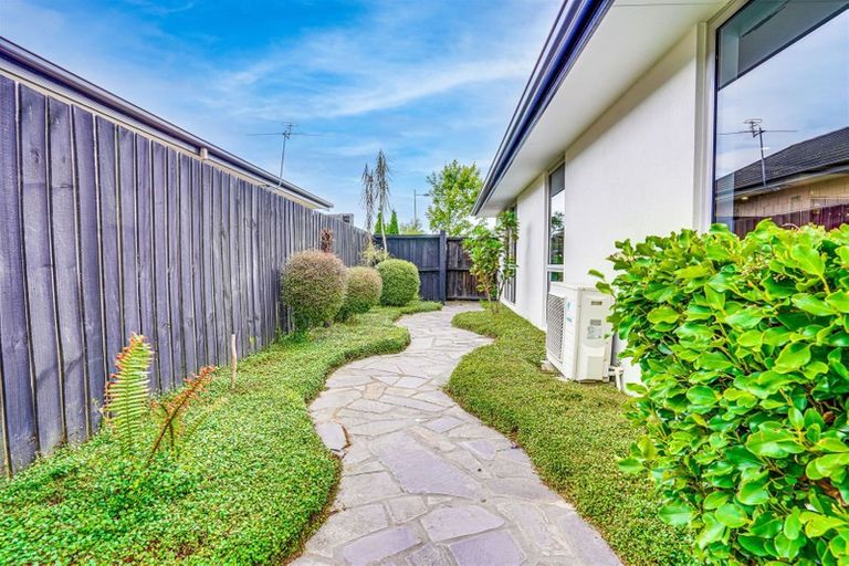 Photo of property in 5 Handley Crescent, Wigram, Christchurch, 8042