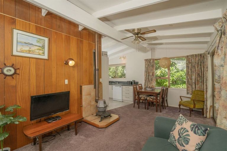 Photo of property in 26 Hardy Place, Cooks Beach, Whitianga, 3591