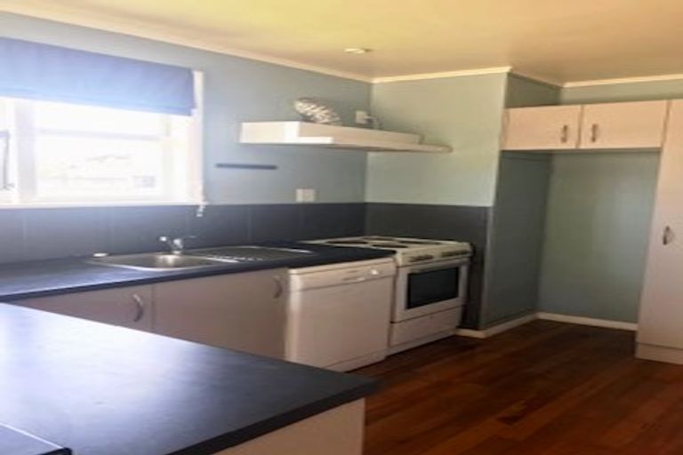 Photo of property in 32 Arimu Road, Papakura, 2110