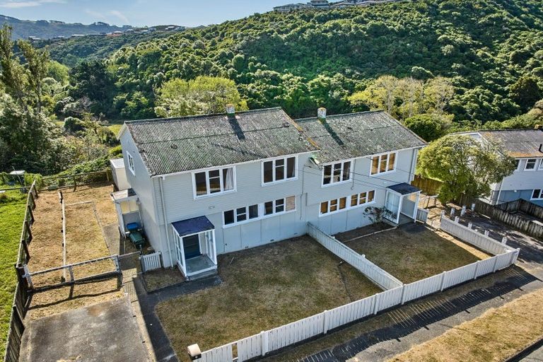 Photo of property in 3-5 York Place, Cannons Creek, Porirua, 5024