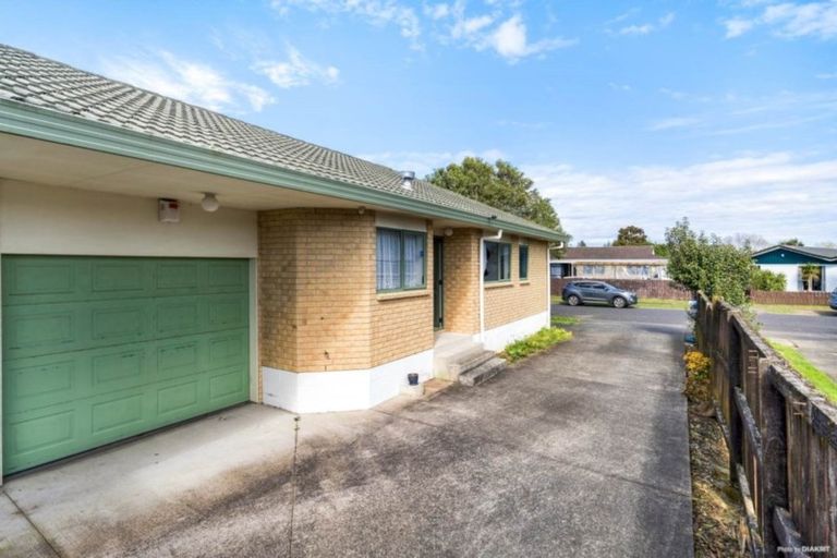 Photo of property in 3 Benton Place, Manurewa, Auckland, 2102