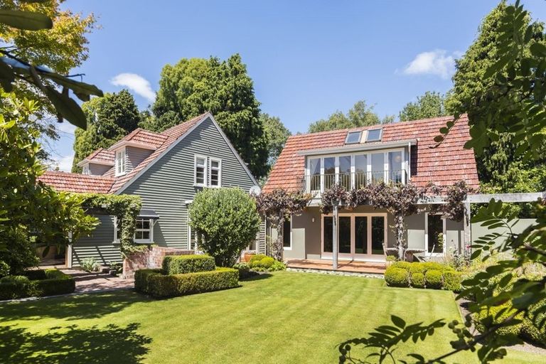 Photo of property in 87 Avonhead Road, Avonhead, Christchurch, 8042